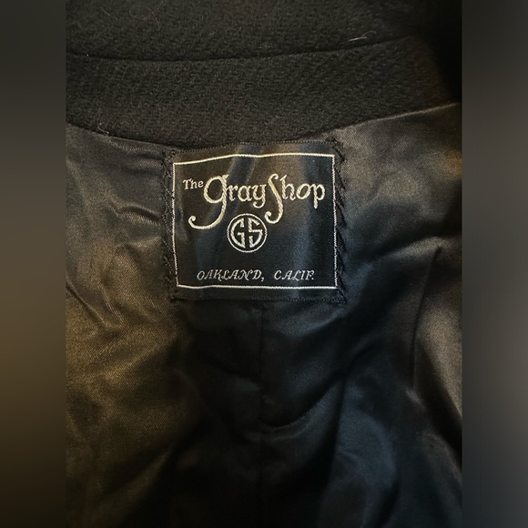 Vintage Made In USA Black Cape with Gold Embroidery and pockets - Picture 7 of 7